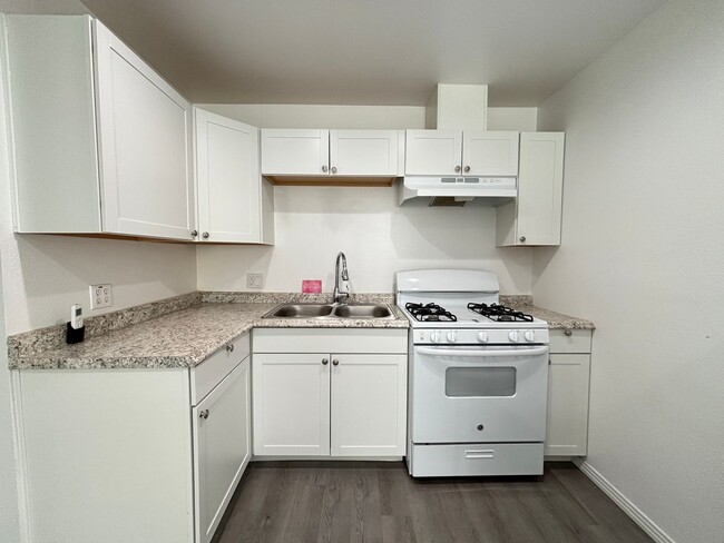 Building Photo - Modern East Palmdale ADU