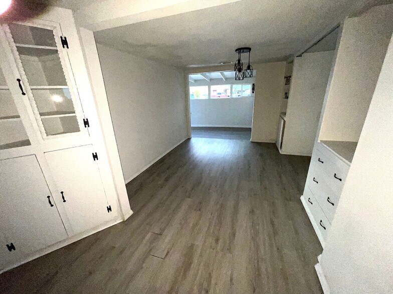 Building Photo - 4402 E Seneca St