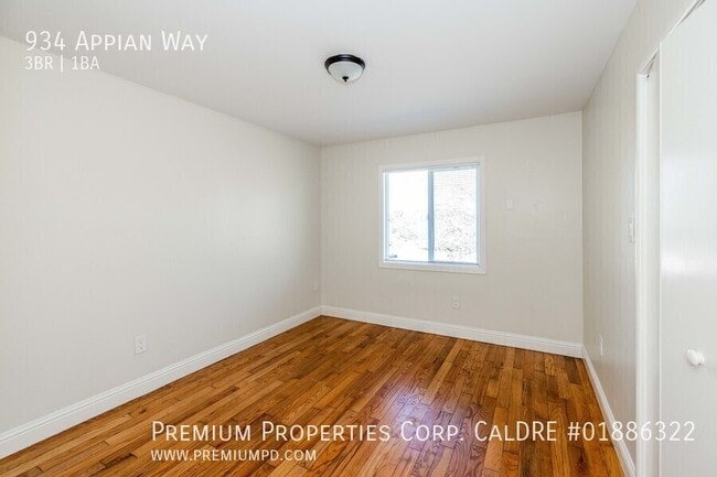 Building Photo - 934 Appian Way