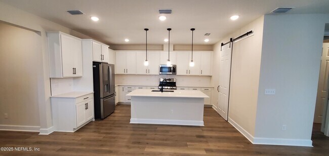 Building Photo - 3432 Auvenshine Wy