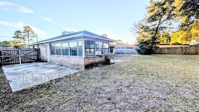 Building Photo - 7524 Sandy Creek Dr