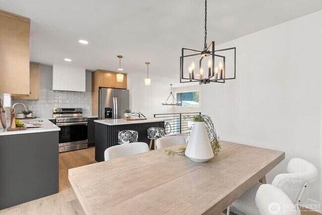 Building Photo - 11602 SE 210th Pl