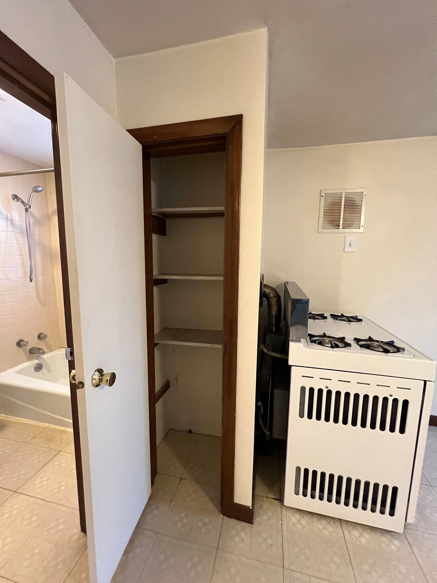 Building Photo - 111 W Hollis St