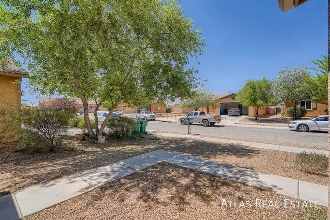 Building Photo - 8437 W Green Kingfisher Ln