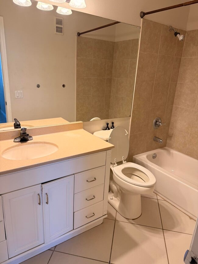 Building Photo - 2313 N Congress Ave