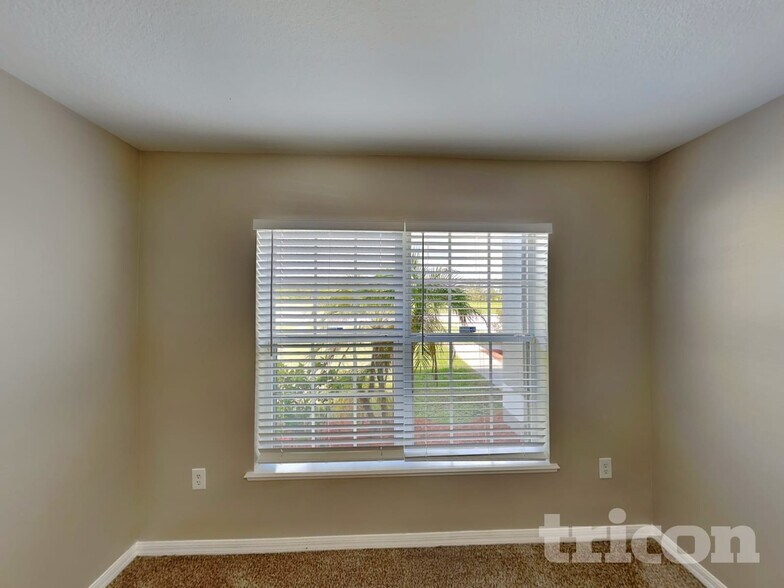 Building Photo - 339 Squires Grove Dr