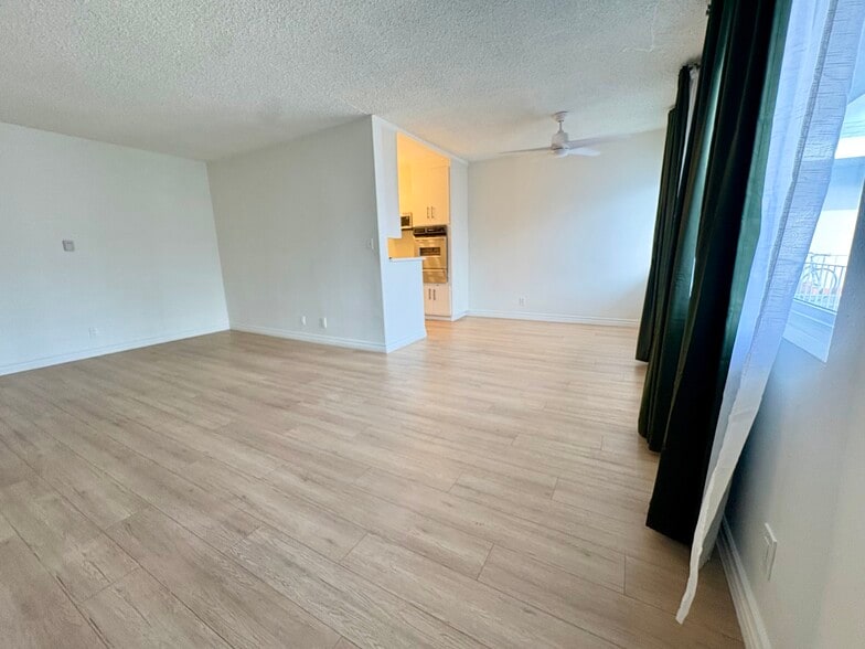 Building Photo - 11015 National Blvd