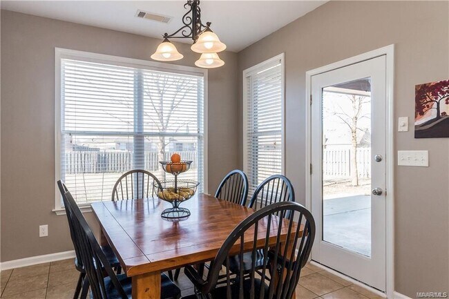 Building Photo - 9217 Springwood Ct