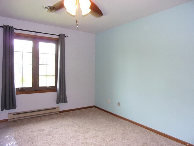 Building Photo - 1435 Pheasant Run Dr
