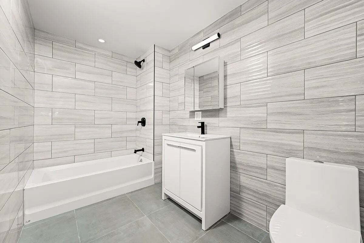 Building Photo - 336 E 112th St