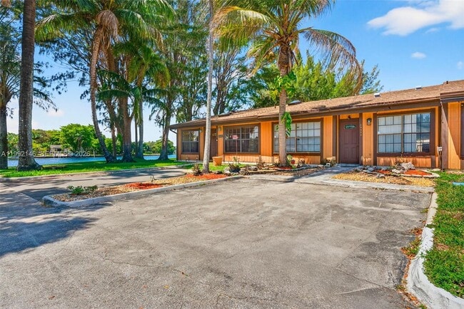 Building Photo - 10351 Juniper Ct