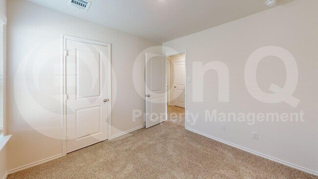 Building Photo - 6009 Primrose Rd