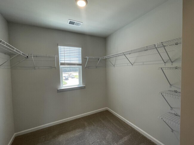 Building Photo - 240 Blue Haw Dr