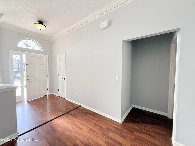 Building Photo - 11411 Kingsley Manor Way