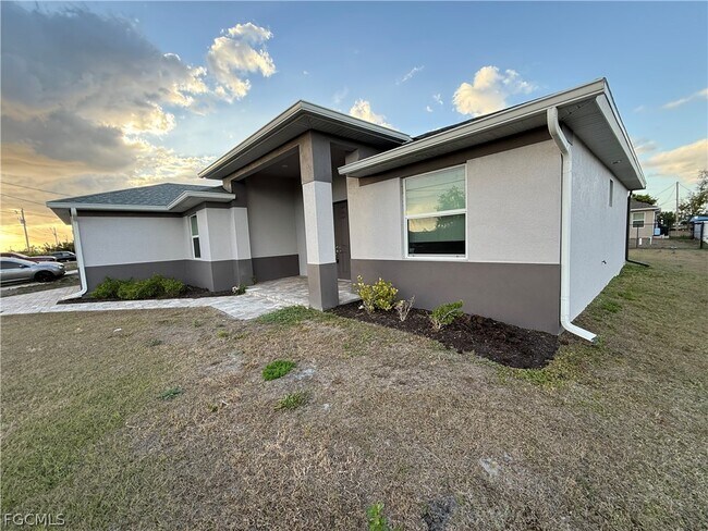 Building Photo - 1301 NW 16th Terrace