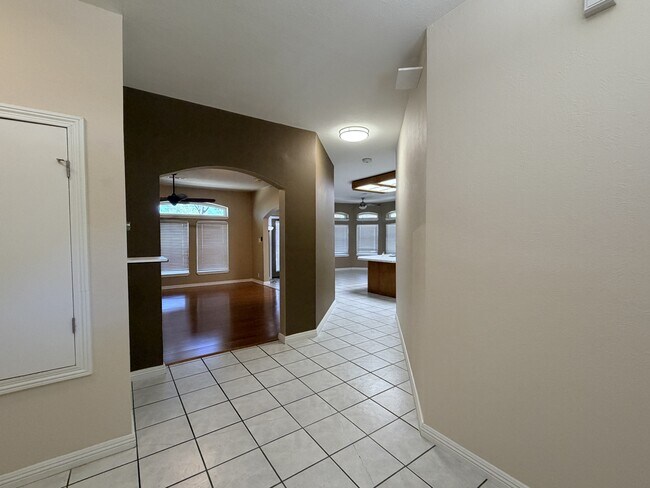 Building Photo - 5372 Wagon Trail