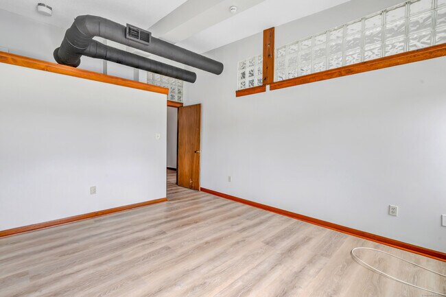 Building Photo - 146 High St