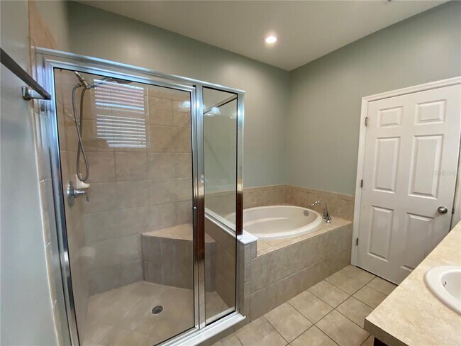 Building Photo - 17414 New Cross Cir