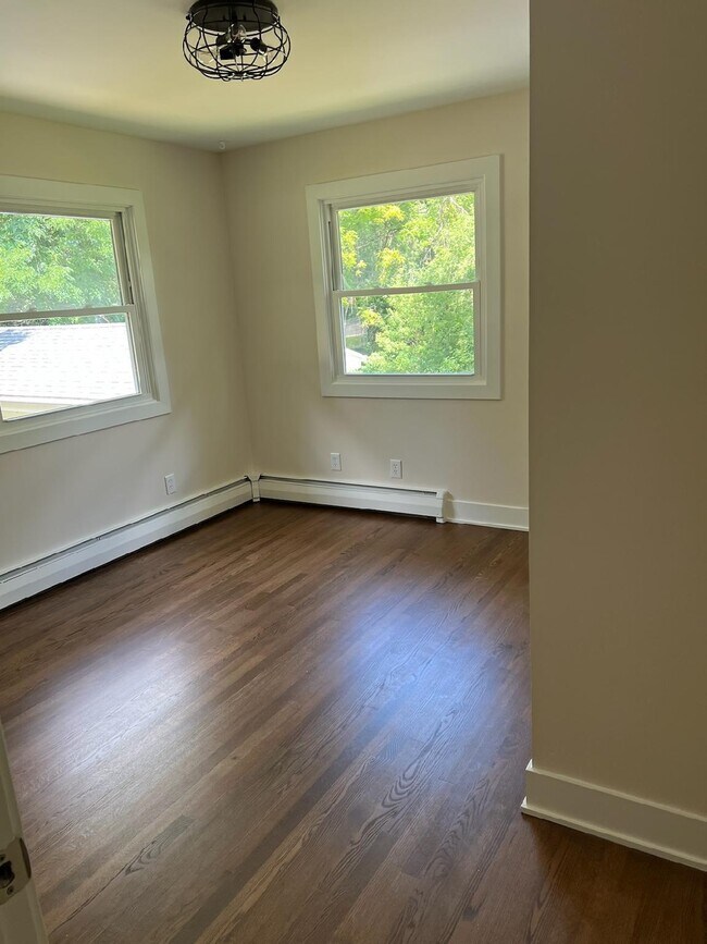 Building Photo - 541 S Main St