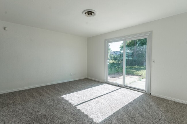 Building Photo - 4 Bedroom Rent to Own Home Available!