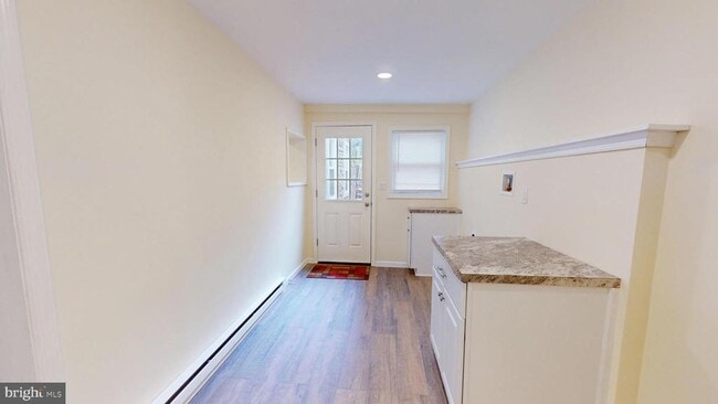 Building Photo - 824 Kintner Rd