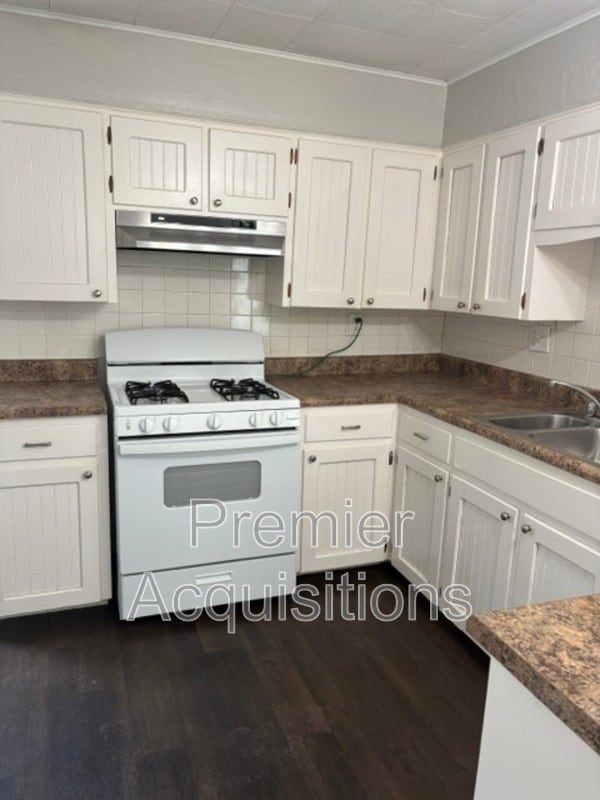 Building Photo - 2108 Fernwood Pl