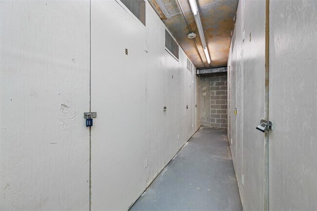 Building Photo - 5220 Brittany Dr S