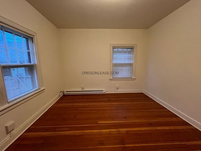 Building Photo - Large One bedroom downtown Eugene Apartment
