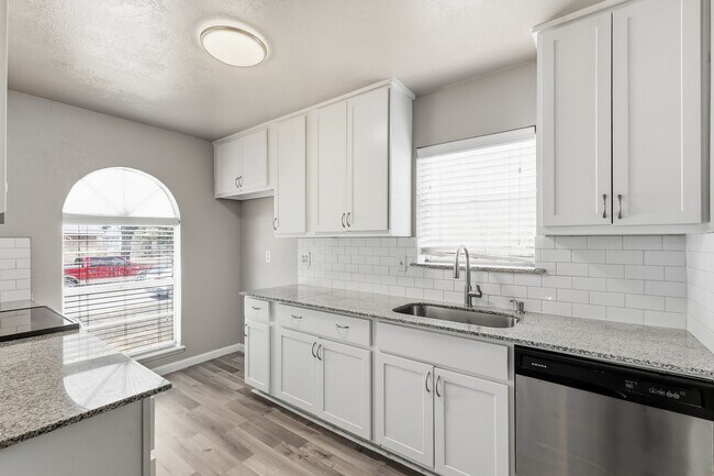Building Photo - 3BR/2.0BA Single Family - Carrollton