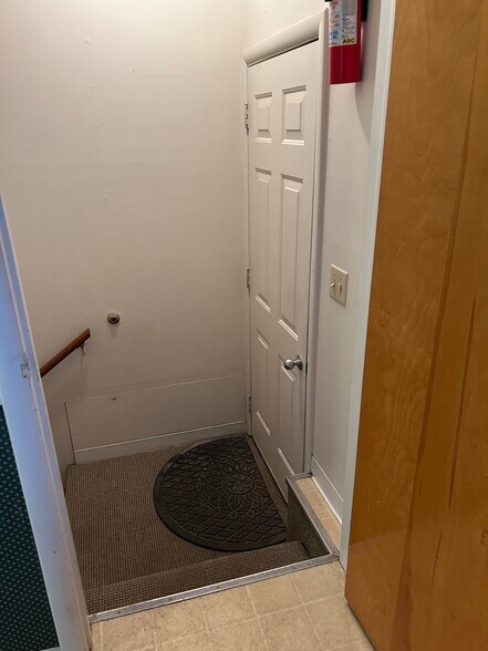 Building Photo - 4026 Ella Ave