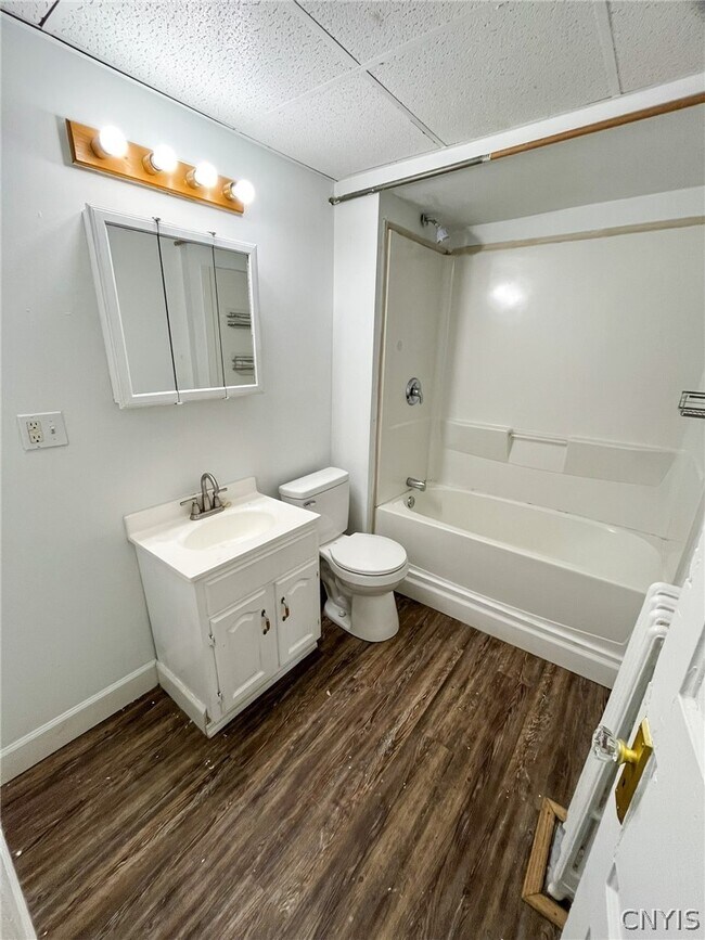 Building Photo - 911 State St