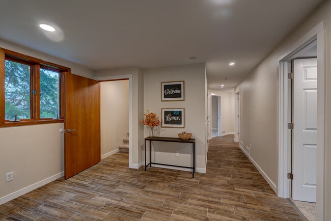 Building Photo - 211 Parkway Dr