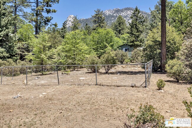 Building Photo - 25465 Seneca Dr