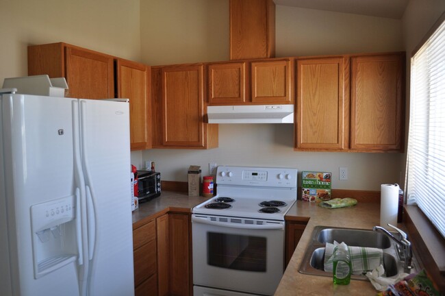 Building Photo - 608 East Remington Drive