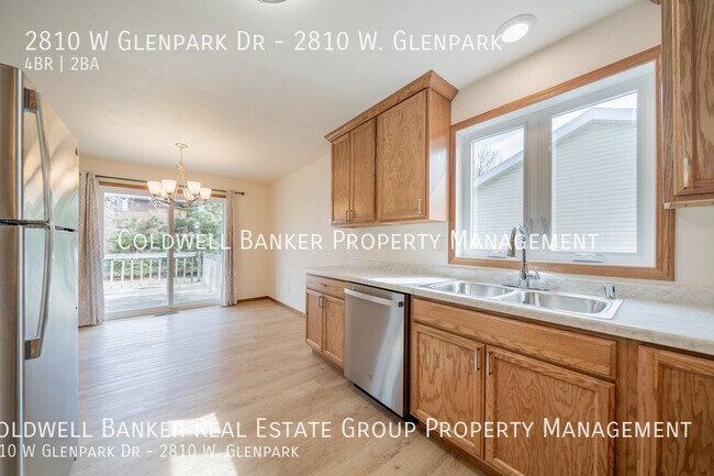 Building Photo - 2810 W Glenpark Dr
