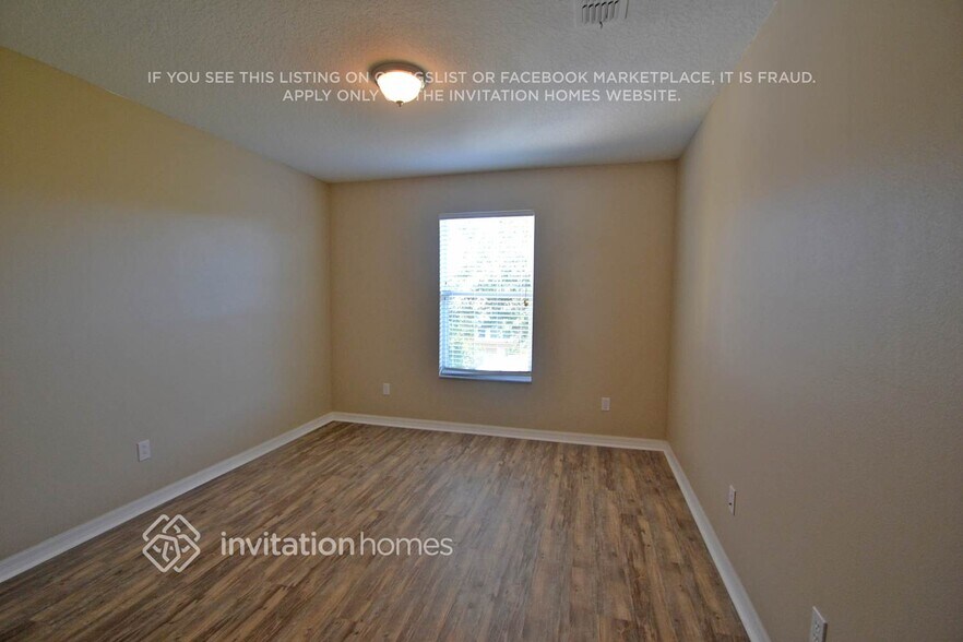 Building Photo - 4945 River Gem Ave