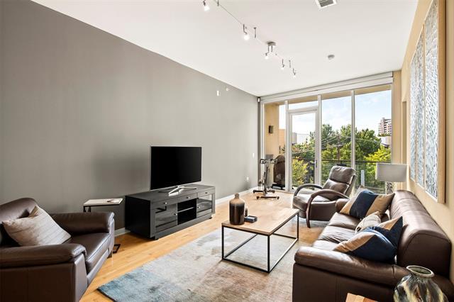 Building Photo - 2950 McKinney Ave