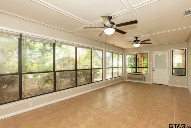 Building Photo - 903 Joel Dr