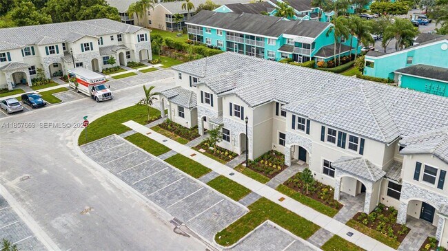 Building Photo - 1870 SE 26th Ter