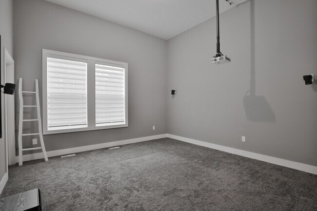 Building Photo - 2246 Koester