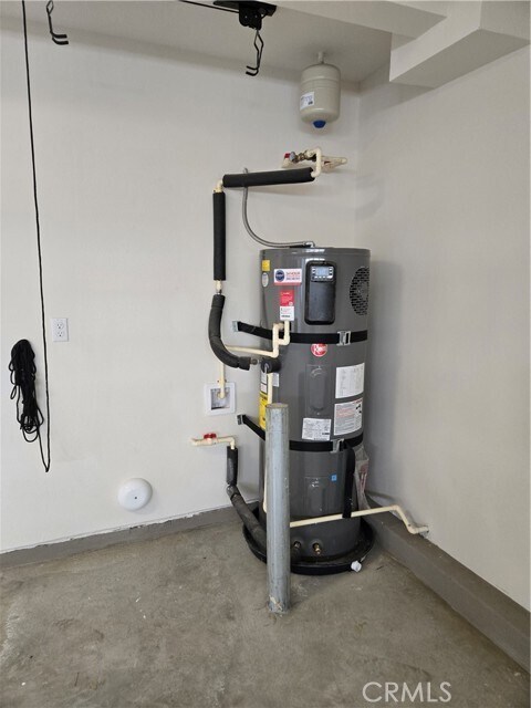 Building Photo - 7281 Olive Grv St