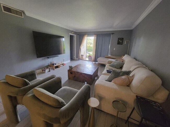 Building Photo - 22100 Palms Way