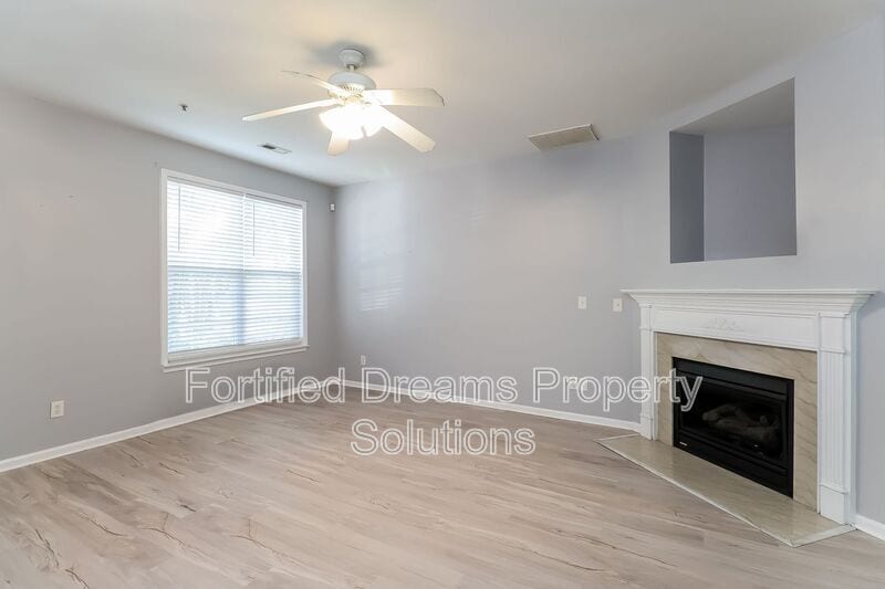 Building Photo - 4934 Sunset Ridge Ct