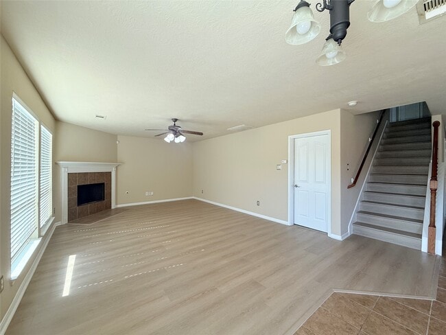 Building Photo - 246 Golden Grain Dr