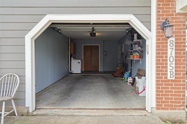 Building Photo - 8705 Clearbrook Trail
