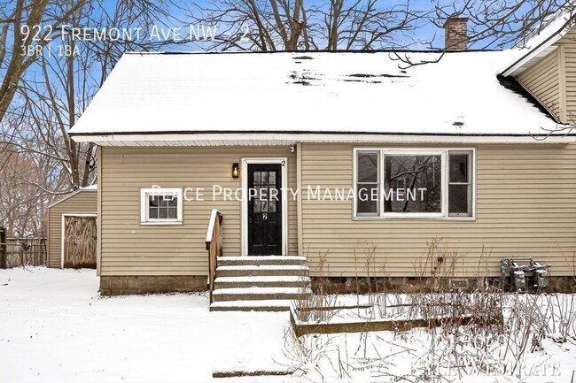 Building Photo - 922 Fremont Ave NW