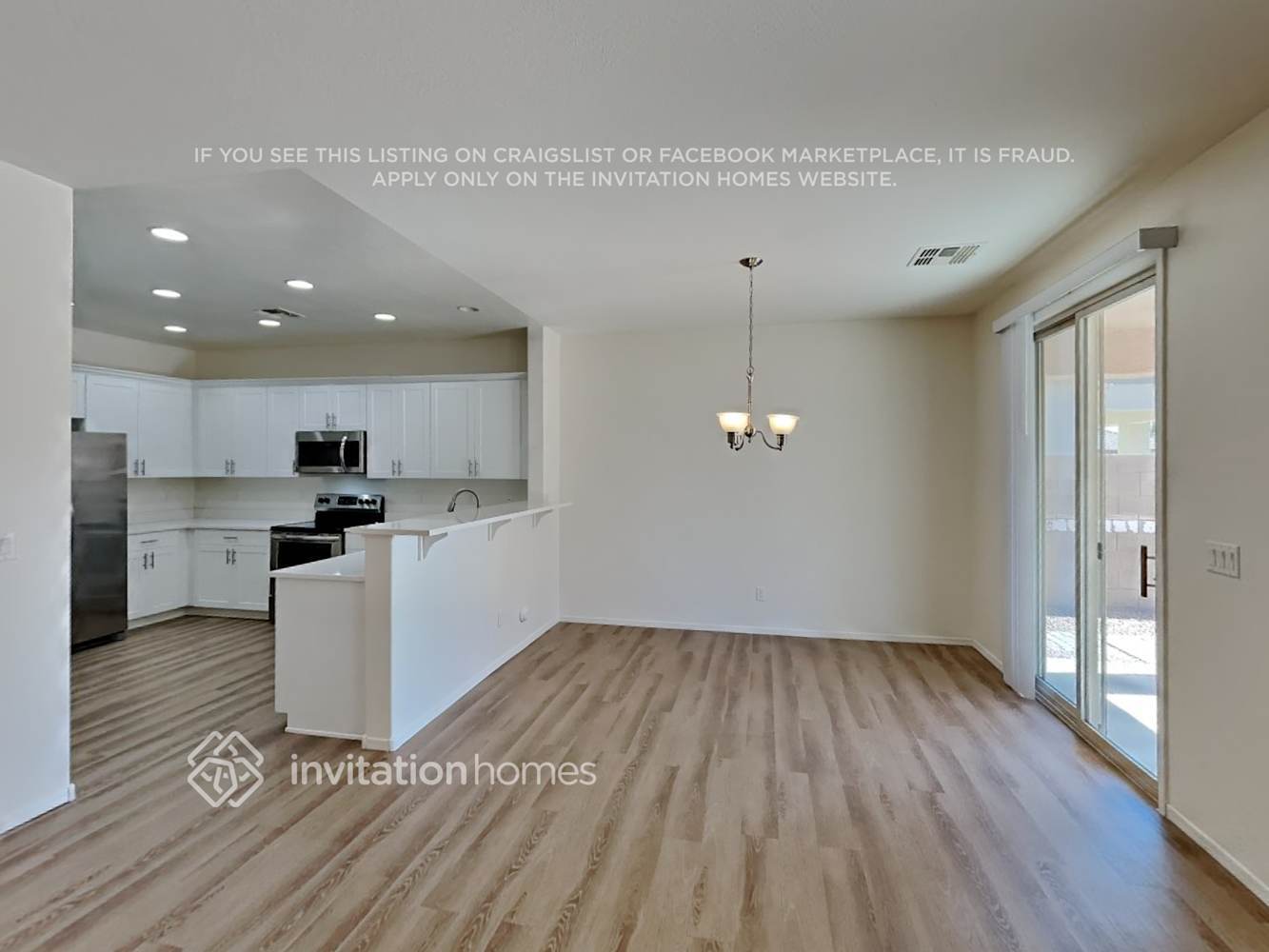 Building Photo - 17585 W Lilac St