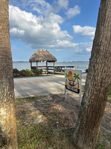 Building Photo - 13797 S Indian River Dr