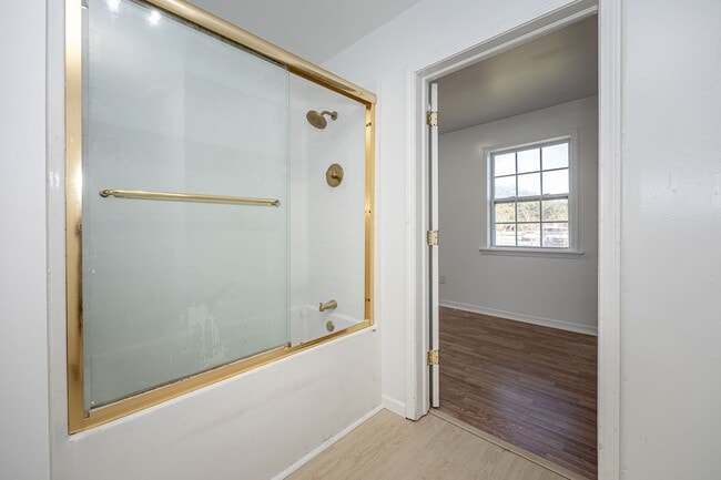 Building Photo - ADORABLE HOME FOR RENT