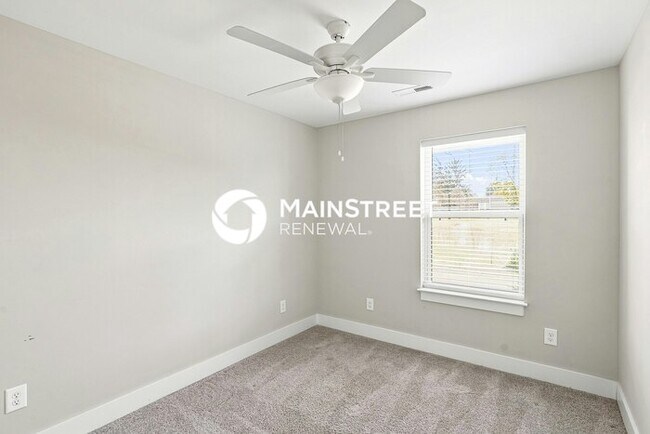 Building Photo - 3 Bedroom Pet-Friendly Home in Gallatin, TN with Main Street Renewal